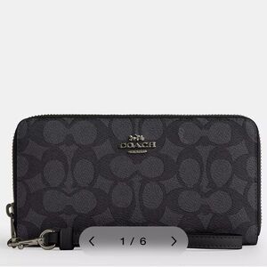 Coach Wristlet Wallet in Graphite Black New With Tags